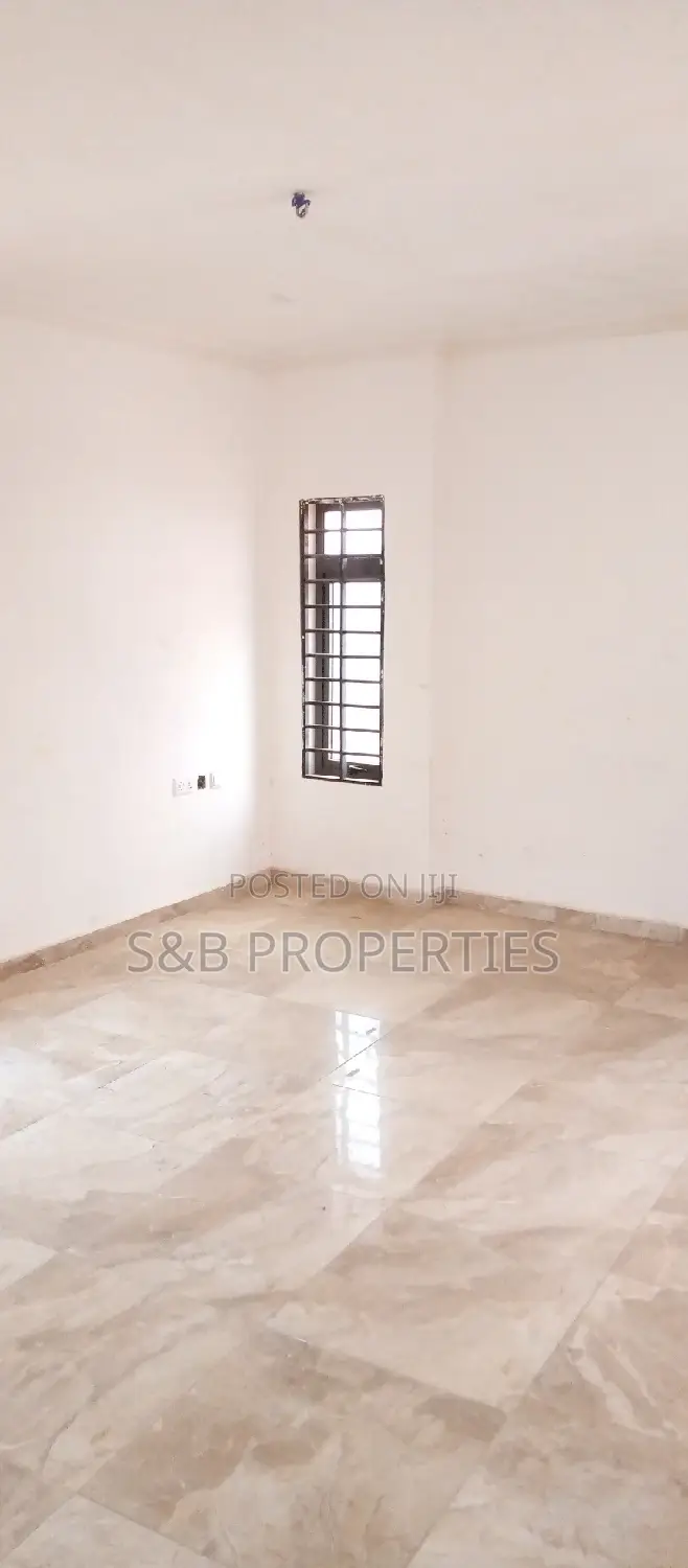 3bdrm House in Kwabenya, Ga East Municipal for sale