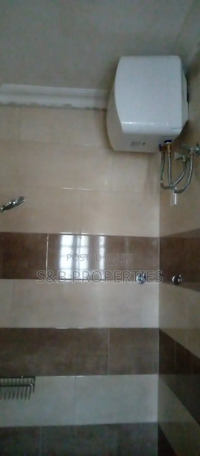 3bdrm House in Kwabenya, Ga East Municipal for sale