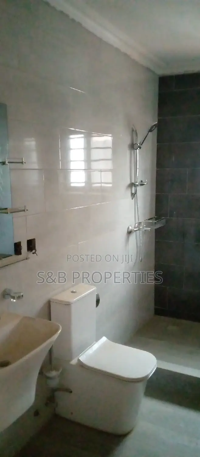 3bdrm House in Kwabenya, Ga East Municipal for sale