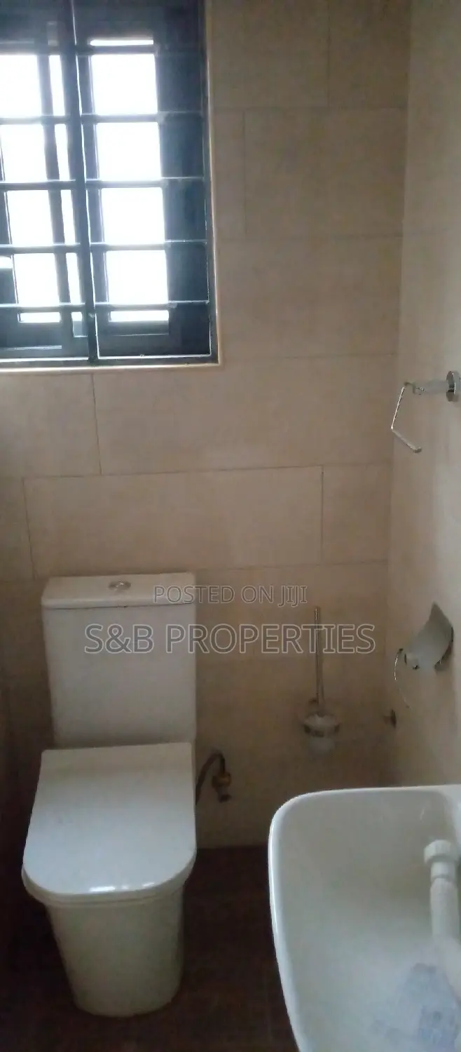 3bdrm House in Kwabenya, Ga East Municipal for sale