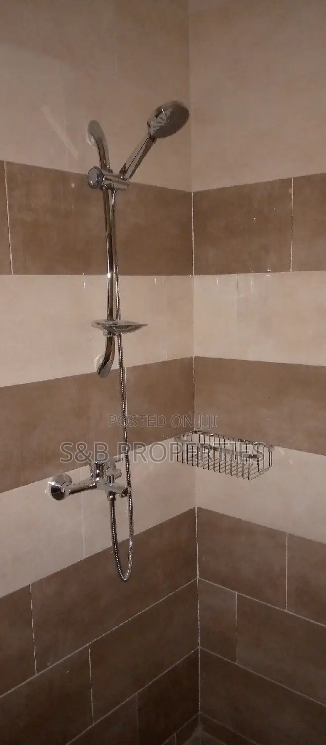 3bdrm House in Kwabenya, Ga East Municipal for sale
