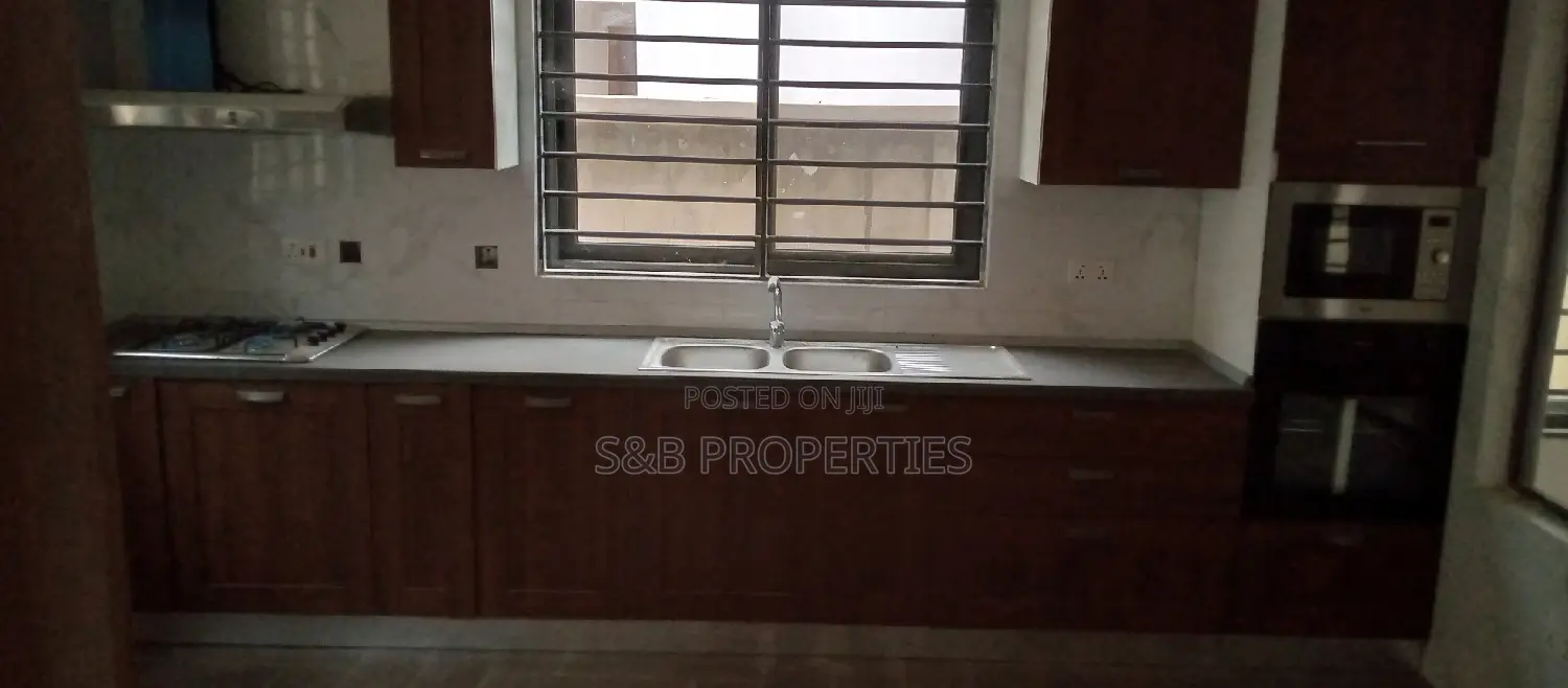 3bdrm House in Kwabenya, Ga East Municipal for sale