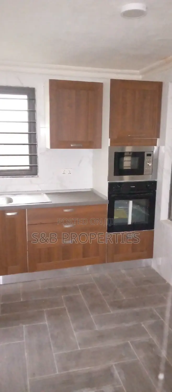 3bdrm House in Kwabenya, Ga East Municipal for sale