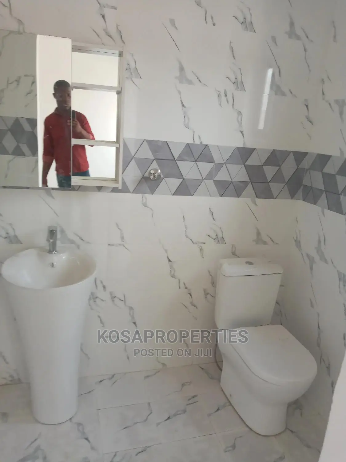 4bdrm House in East Legon for Sale