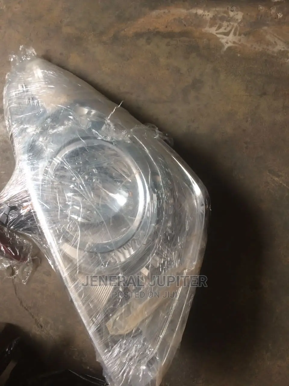 Hyundai H1/Starex Headlight Left.