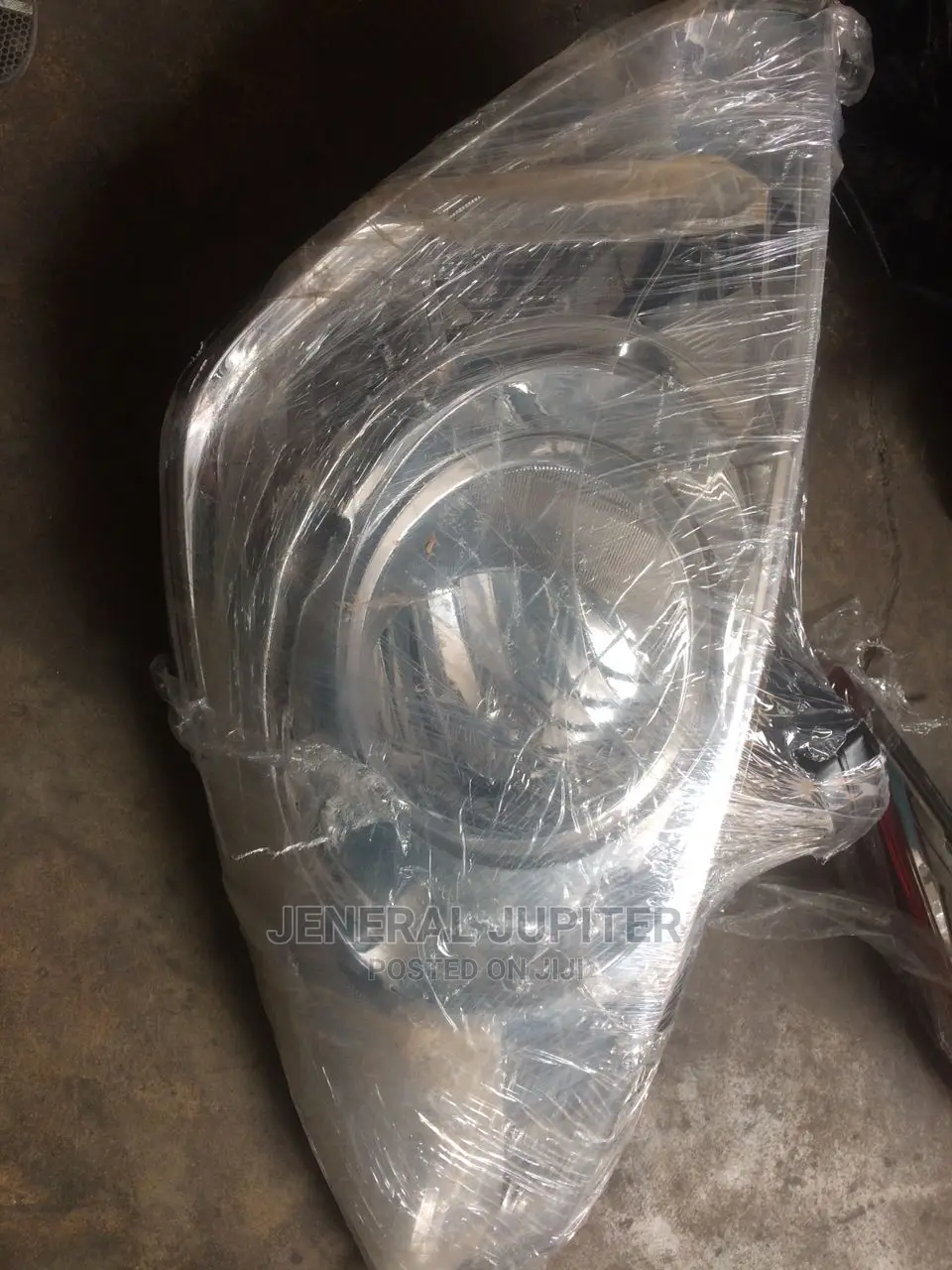 Hyundai H1/Starex Headlight Left.