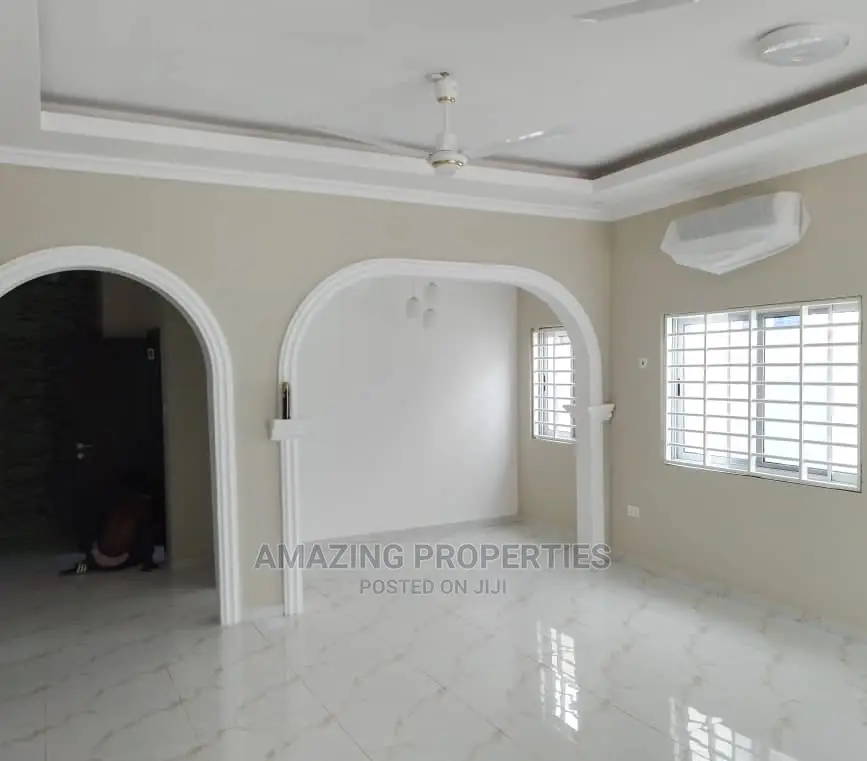 3bdrm House in Batsonaa Spintex for Rent