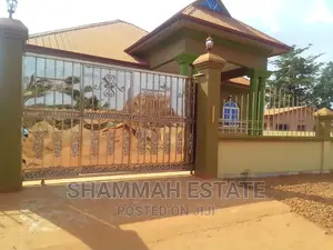 5bdrm Apartment in Aiding Estate, Sunyani Municipal for rent