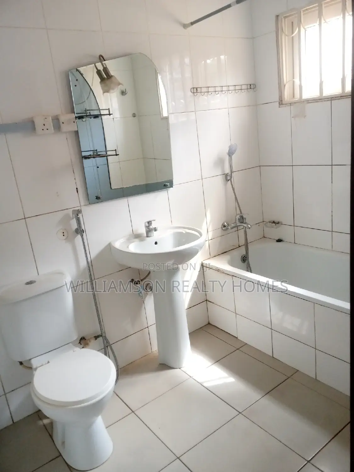 5bdrm House in Manet Ville Estate, Spintex for rent