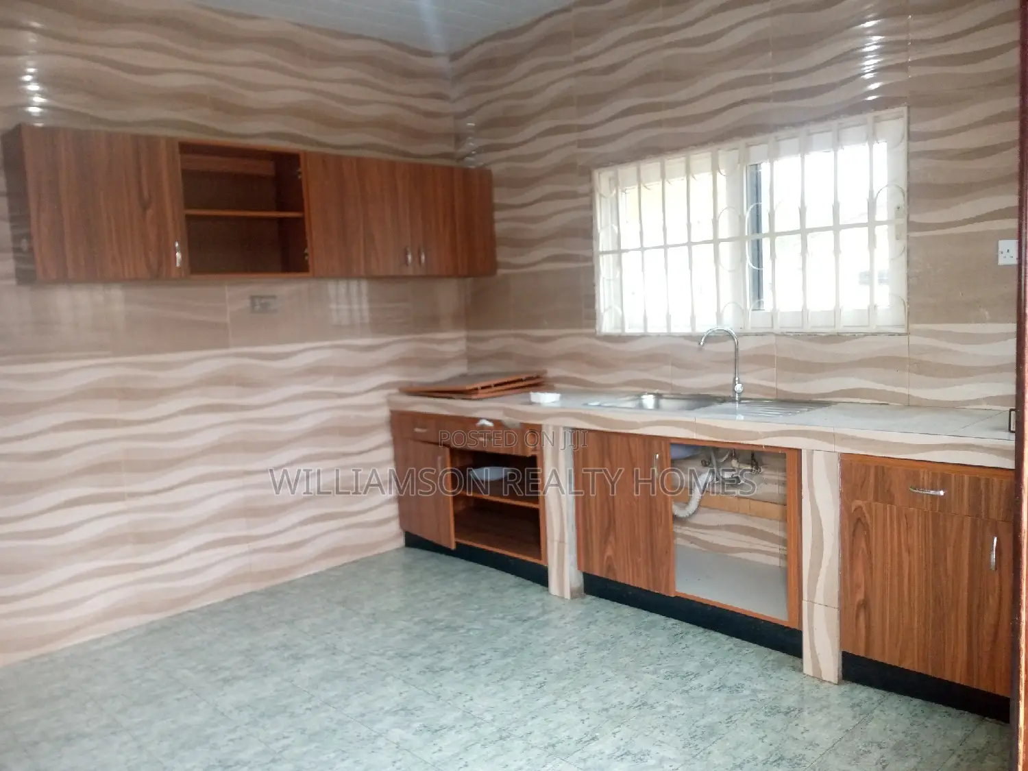 5bdrm House in Manet Ville Estate, Spintex for rent