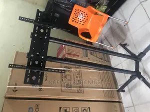 32-70 "TV LED/LCD Highly Durable Mobile Floor Stand