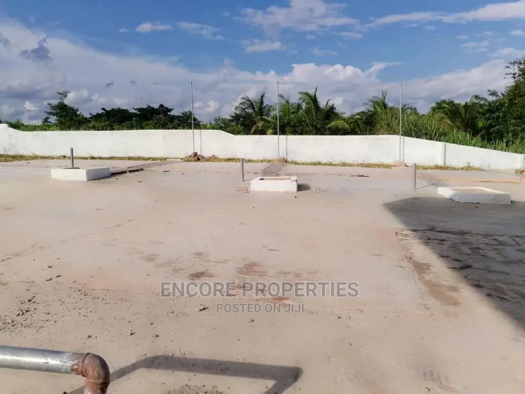 6bdrm Maisonette in Asamankese, Akuapim South for Sale