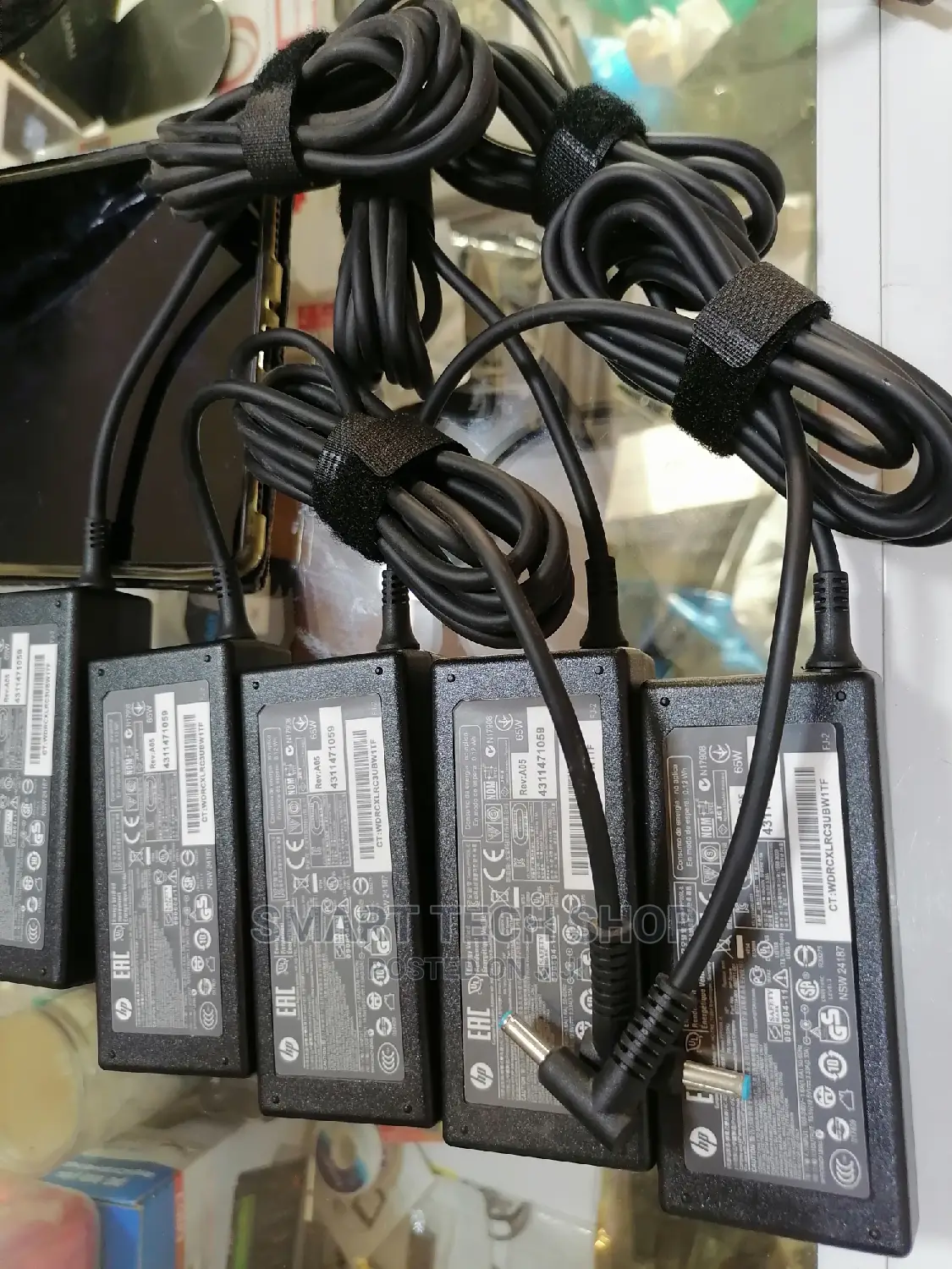 Hp Small Pin Charger