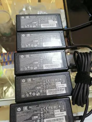 Hp Small Pin Charger
