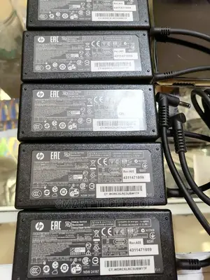 Hp Small Pin Charger