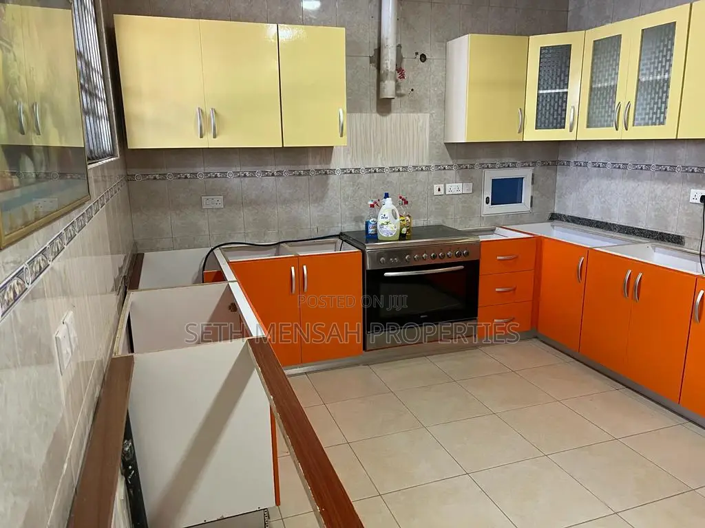 Furnished 8bdrm House in The Mall for rent