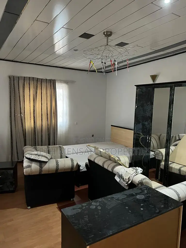 Furnished 8bdrm House in The Mall for rent