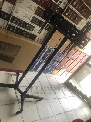 Portable TV Stand/Trolley For LED/LCD 32-70" With Shelf