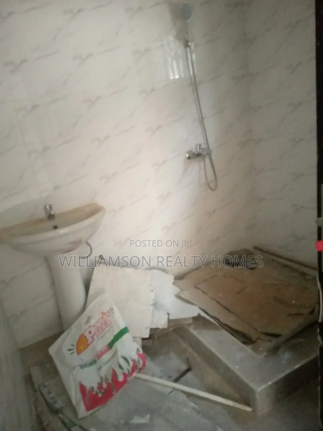 3bdrm House in Coastal Estate, Spintex for rent