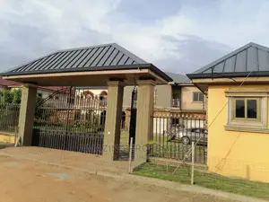6bdrm House in Amazing Properties, Tema Metropolitan for sale