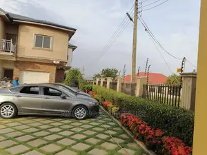 6bdrm House in Amazing Properties, Tema Metropolitan for sale