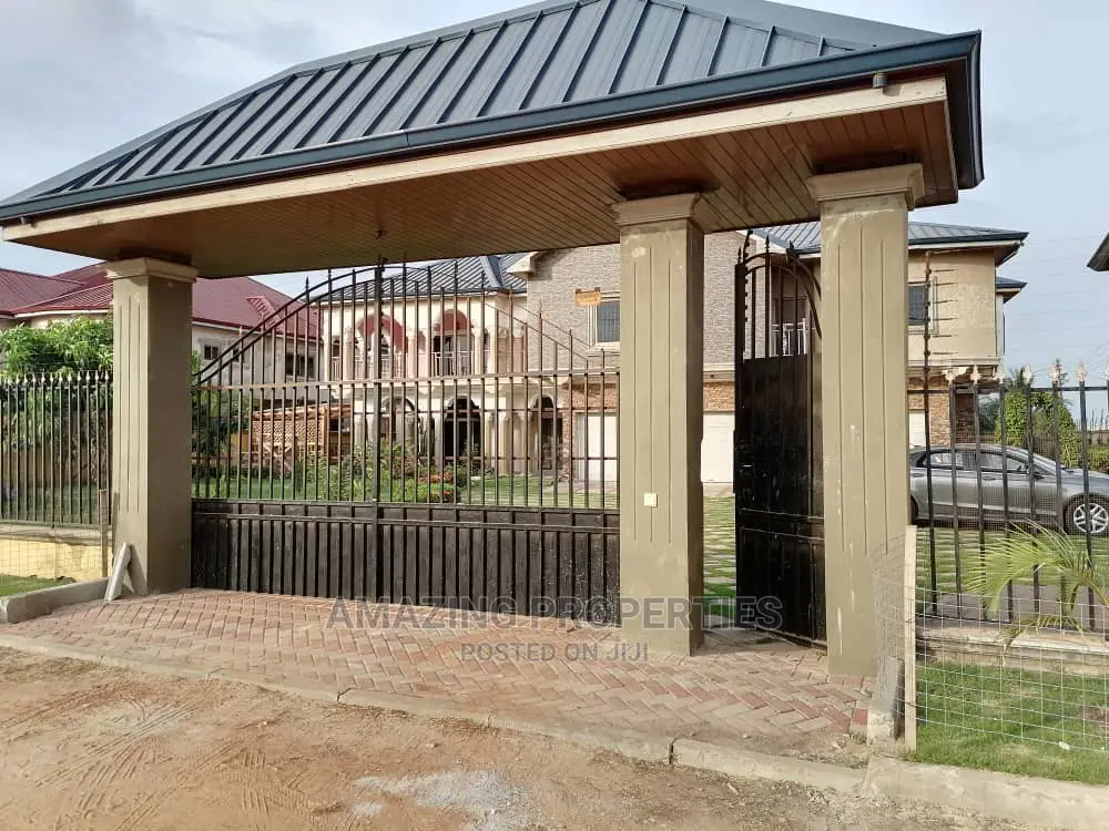 6bdrm House in Amazing Properties, Tema Metropolitan for sale