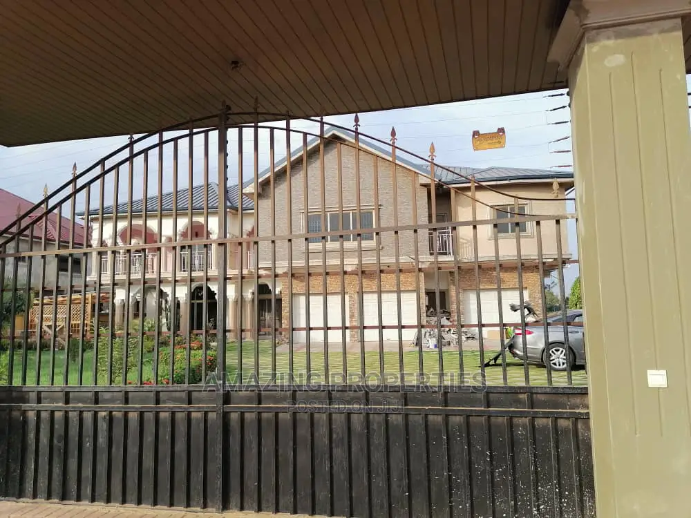 6bdrm House in Amazing Properties, Tema Metropolitan for sale