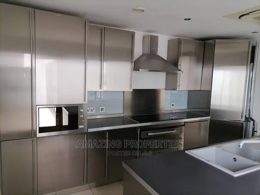 6bdrm House in Amazing Properties, Tema Metropolitan for sale