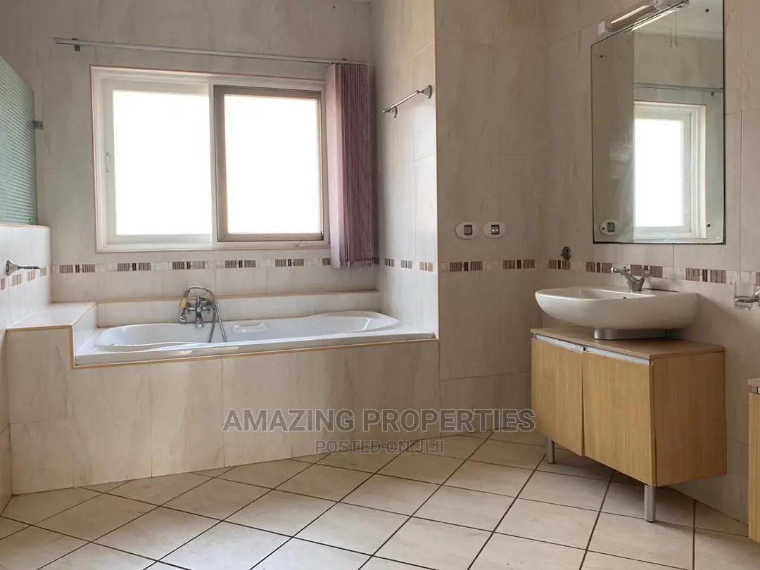 6bdrm House in Trassacco Phase, East Legon for sale
