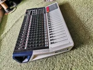 Yamaha 16channels Powered Mixer (Kv160)