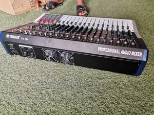 Yamaha 16channels Powered Mixer (Kv160)