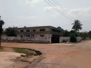 16 Bedroom House for Sale