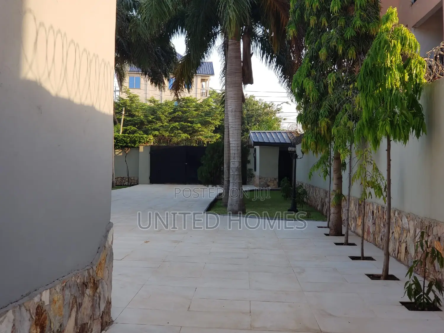 Furnished 7bdrm Mansion in East Legon for sale