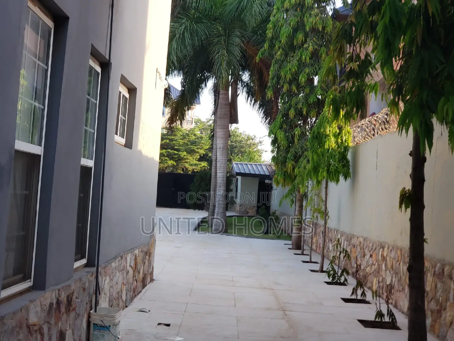 Furnished 7bdrm Mansion in East Legon for sale