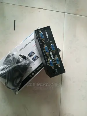 VGA Splitter 4 Port 200mhz