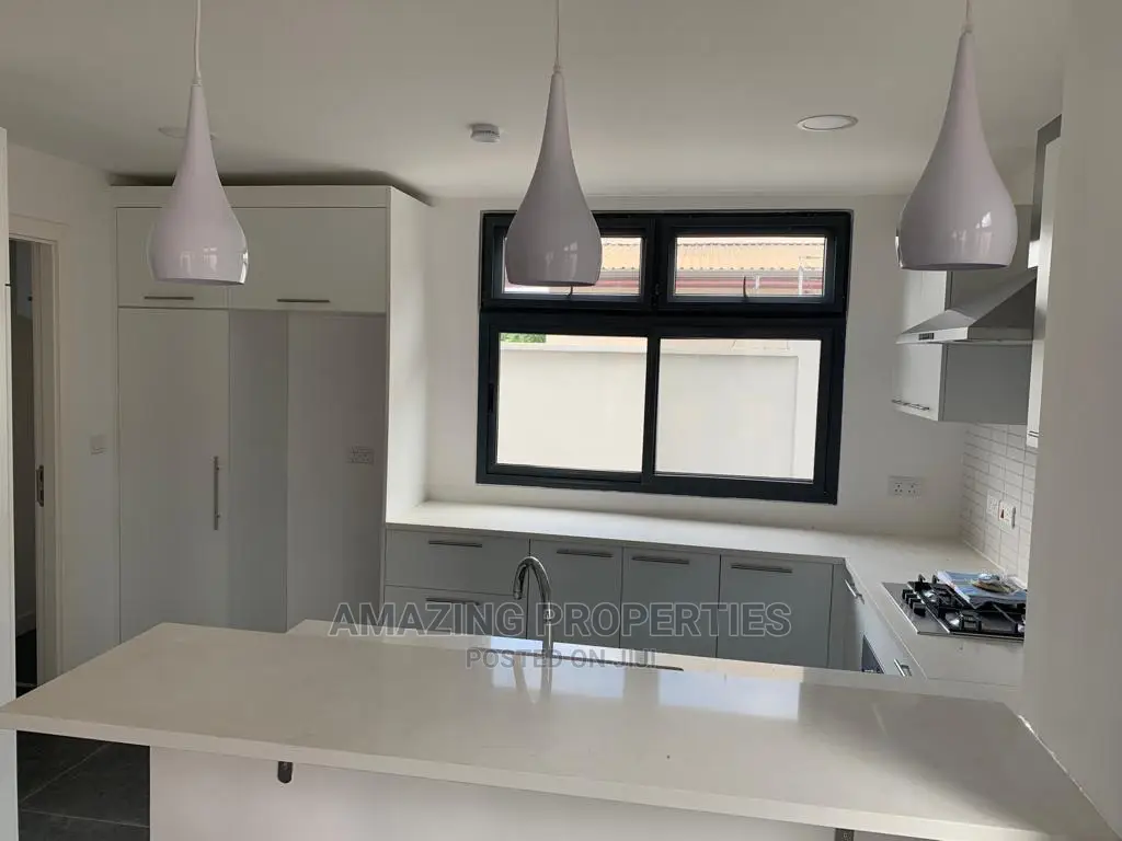 3bdrm House in for Rent 3 Bedrooms, Oyarifa for Rent