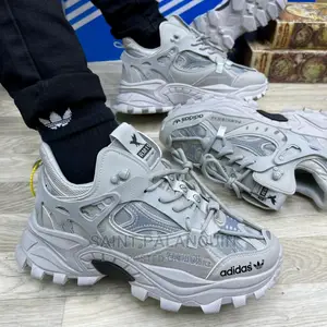 Adidas Sneaker