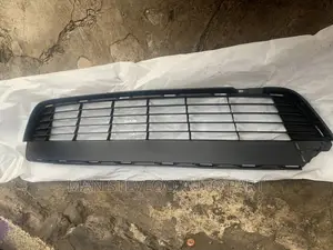 Toyota Yaris Bumper Grill 2012-14