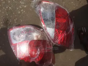 Toyota Matrix 2003/7 Tail Light Pair.