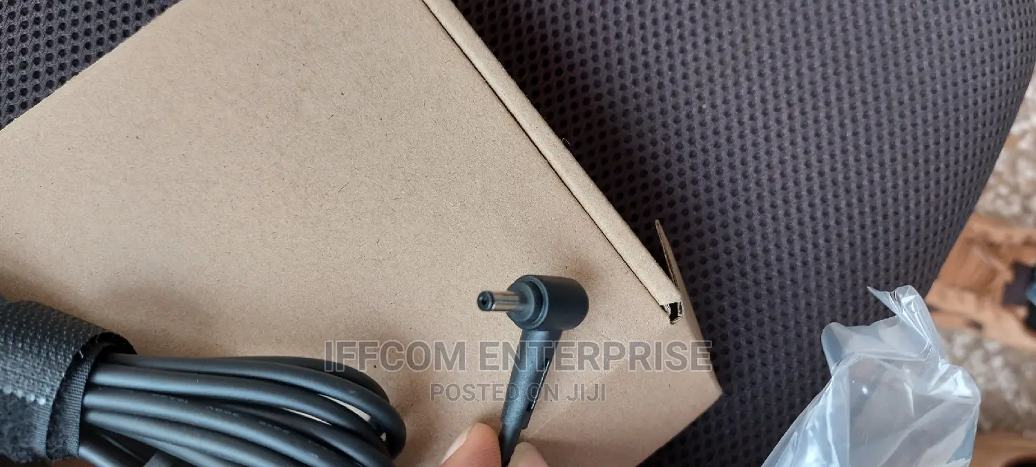 Asus Small Pin Charger