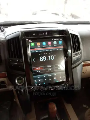 Land Cruiser V8 2008-15 Tesla Fullscreen Android Car System