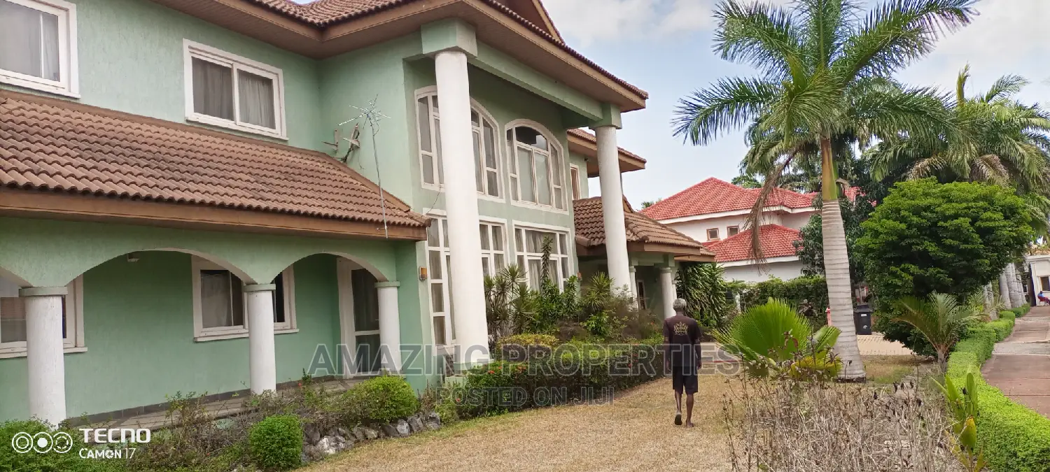 5bdrm House in Qt at Trassacco Estate, East Legon for Sale