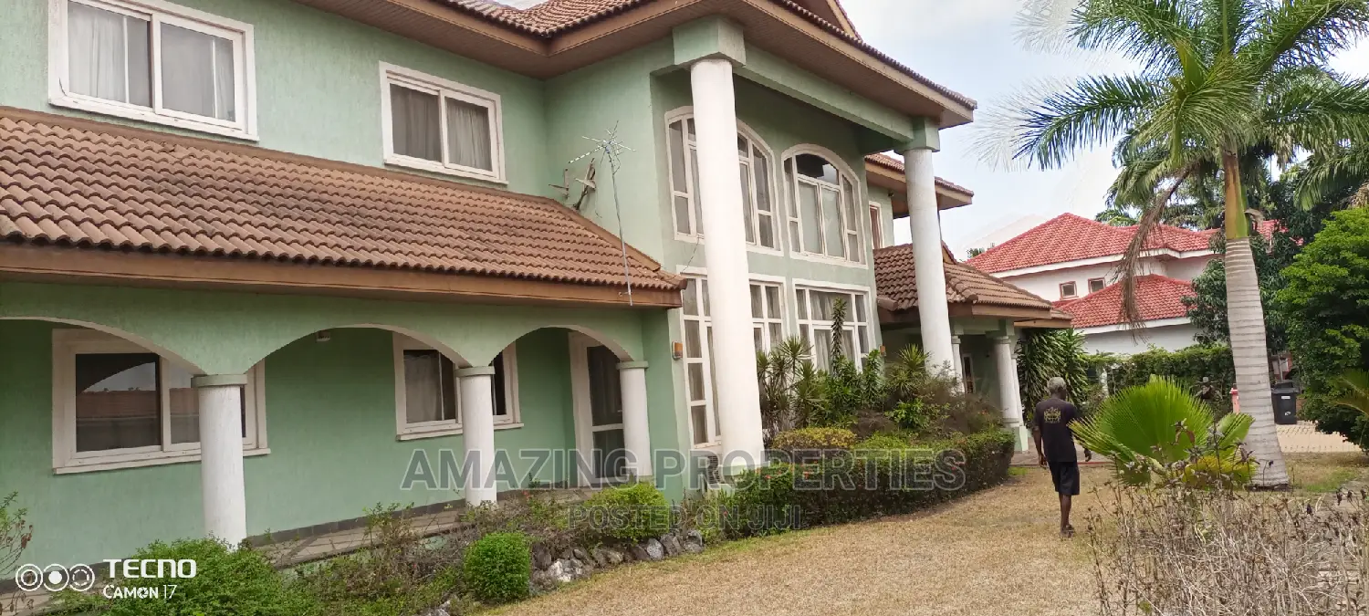 5bdrm House in Qt at Trassacco Estate, East Legon for Sale