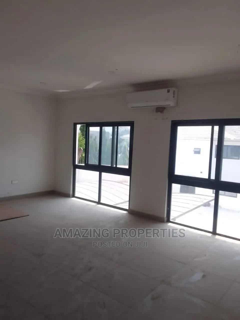 4bdrm House in Cantonmment, Cantonments for rent
