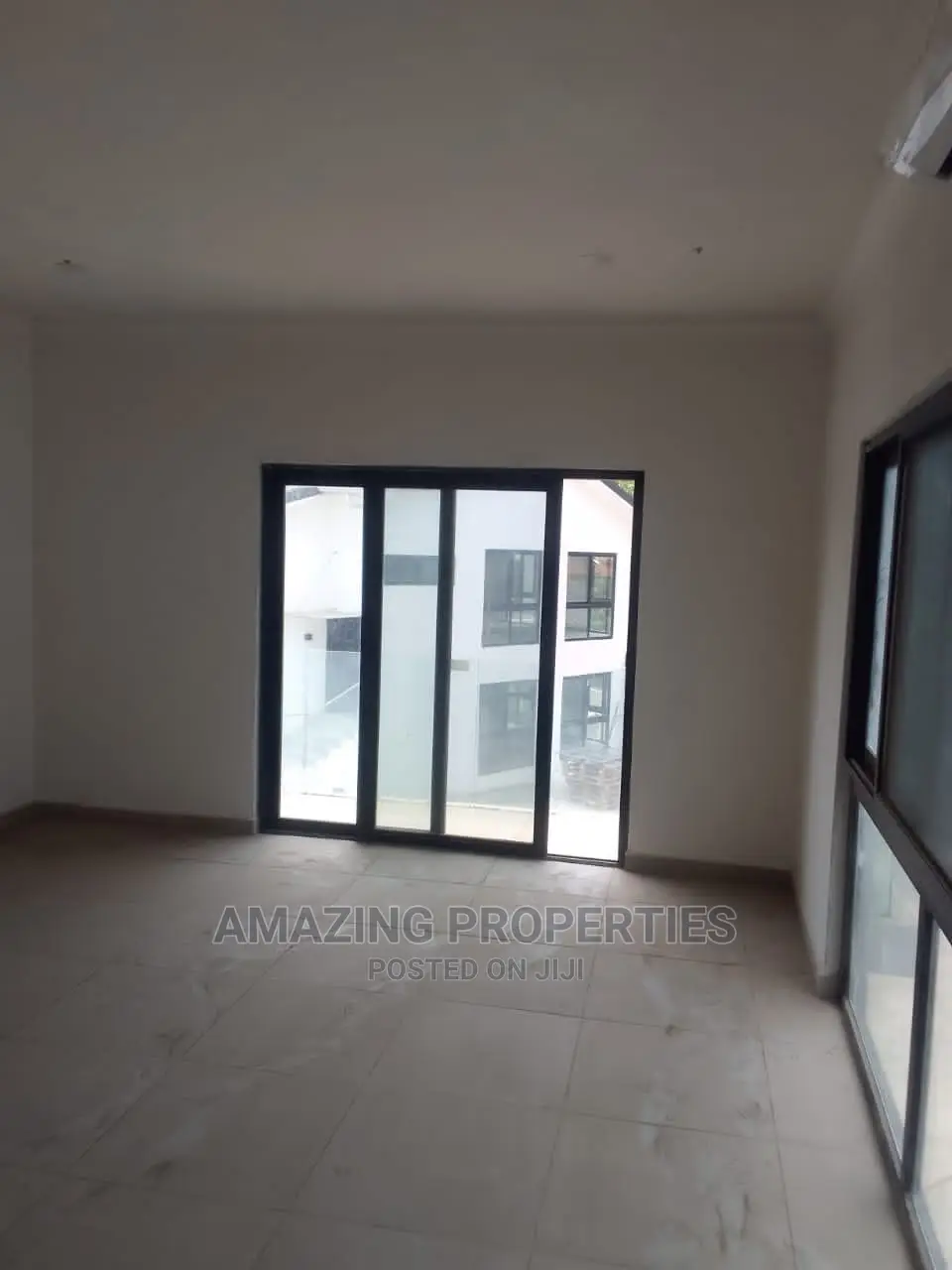 4bdrm House in Cantonmment, Cantonments for rent