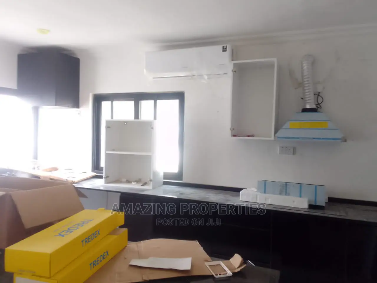 4bdrm House in Cantonmment, Cantonments for rent