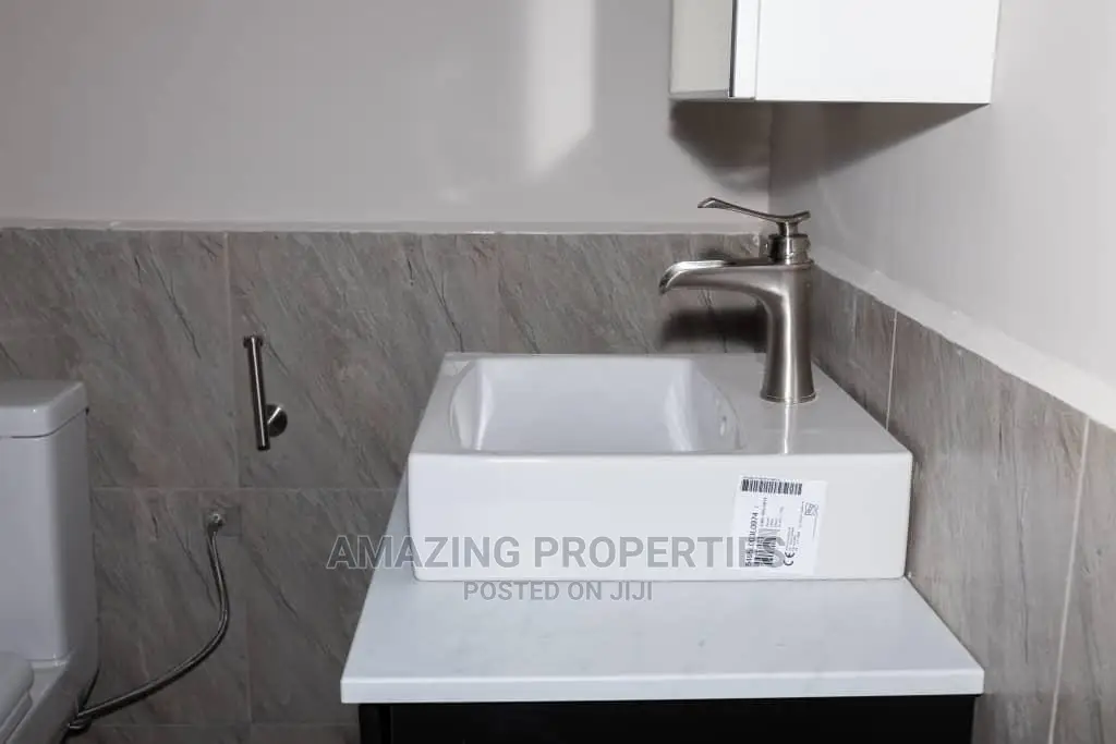 6bdrm House in Tema, Accra Metropolitan for Sale