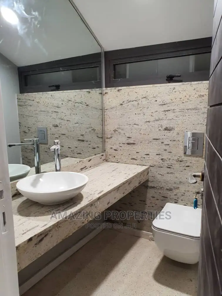 6bdrm House in Tema, Accra Metropolitan for Sale