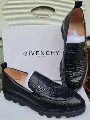 Givenchy Sneaker