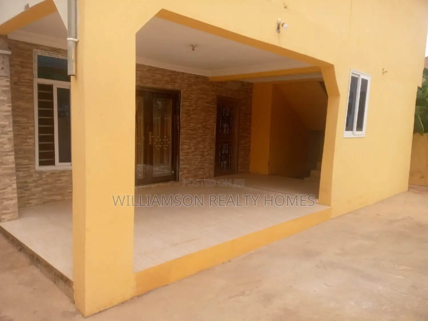 3bdrm House in Community 18 Estate, Spintex for rent